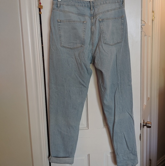 ✨👖Top Shop light Wash mom jeans👖✨ - Picture 5 of 7